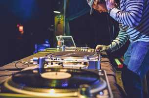  Practice DJ-ing Without Equipment - A Quick Start Guide